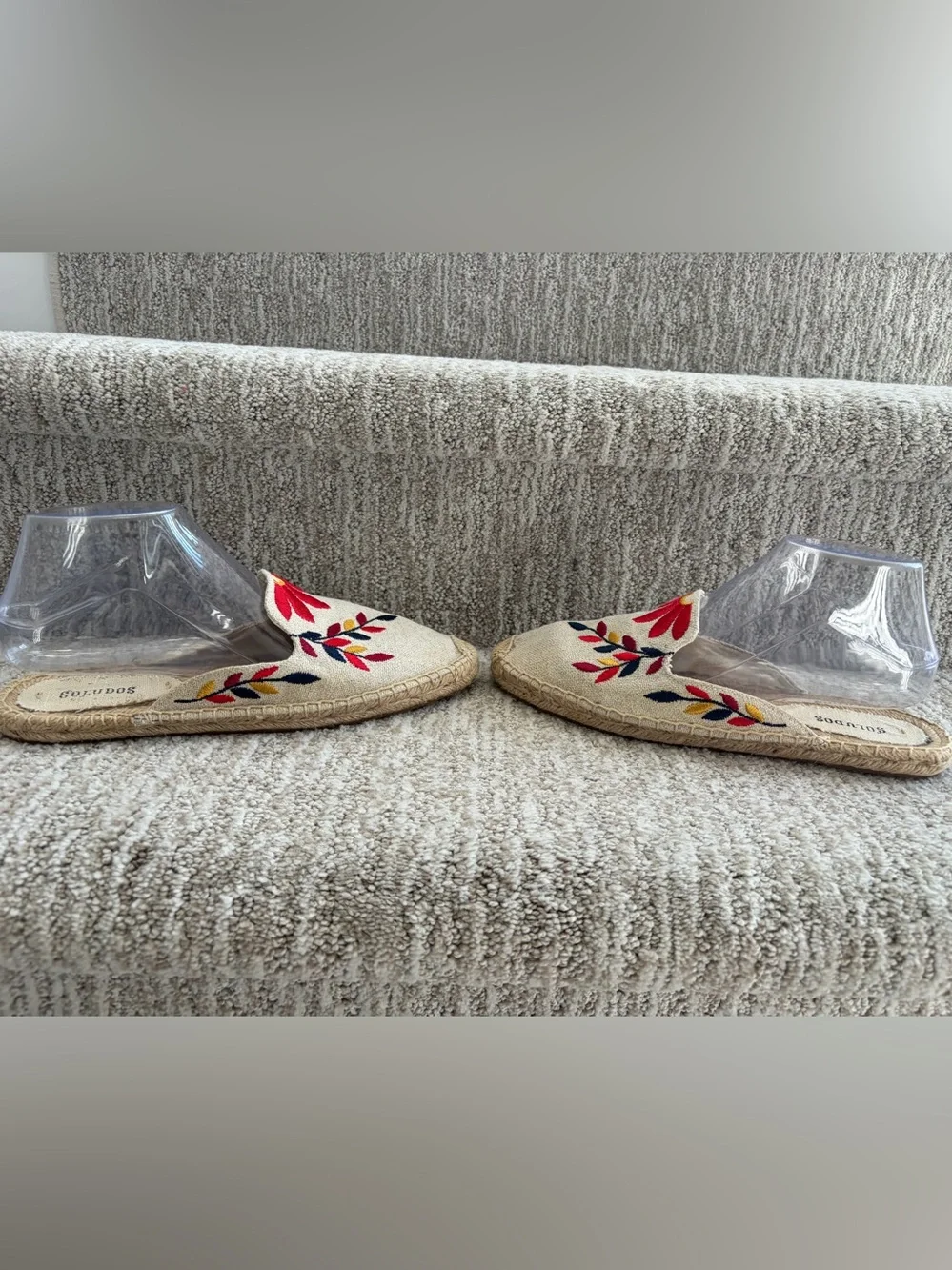 Soludos embroidered floral espadrille mules. Women’s size 8.